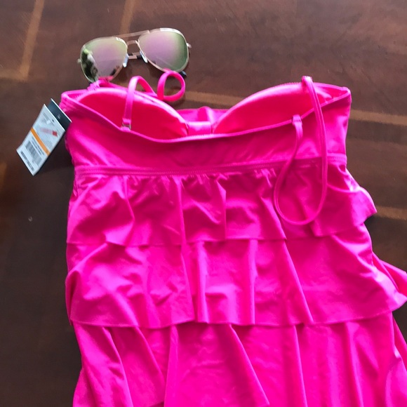 Kenneth Cole reaction ruffle tankini top s small - Picture 3 of 5